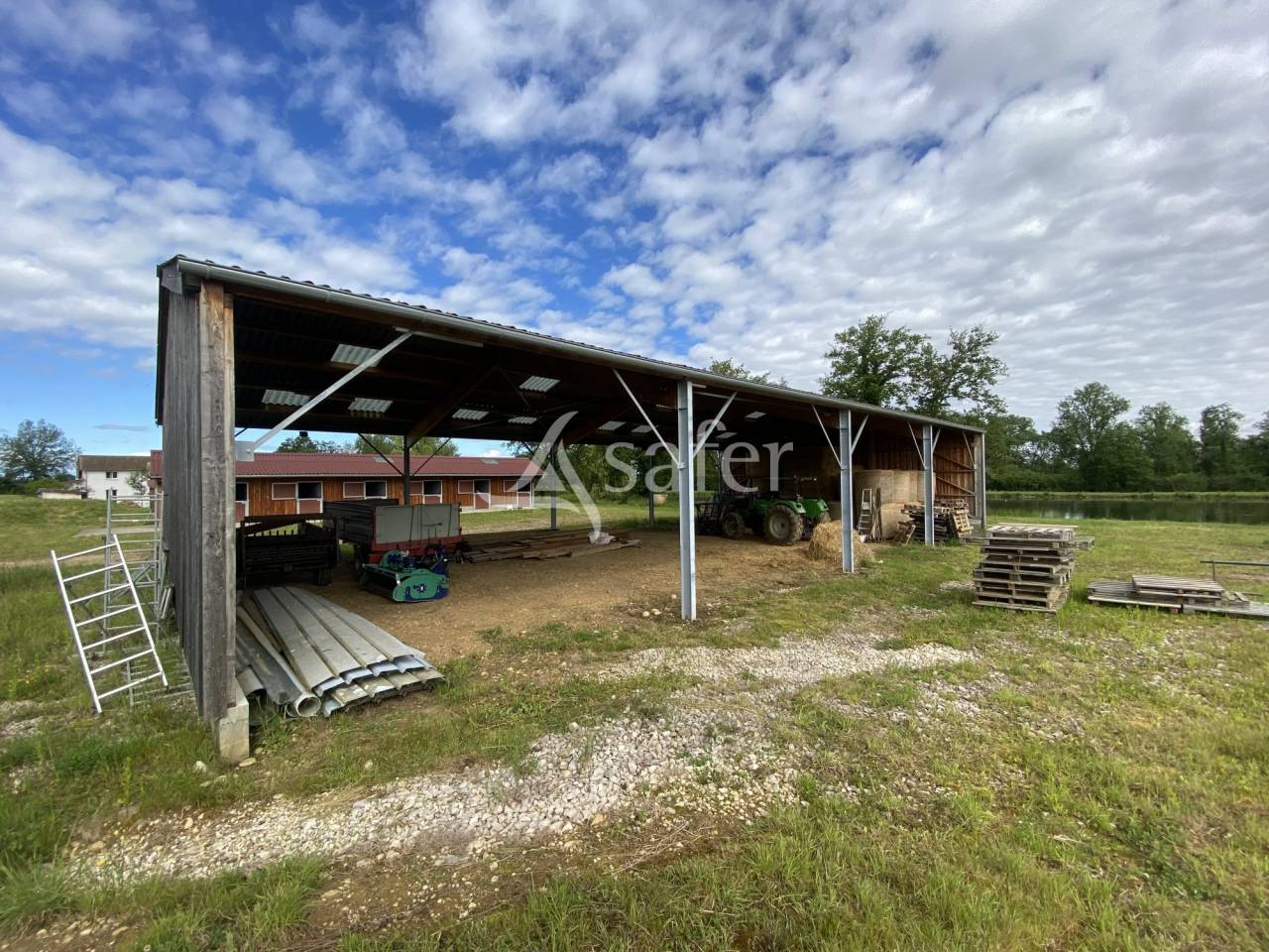 Equestrian property  Ain