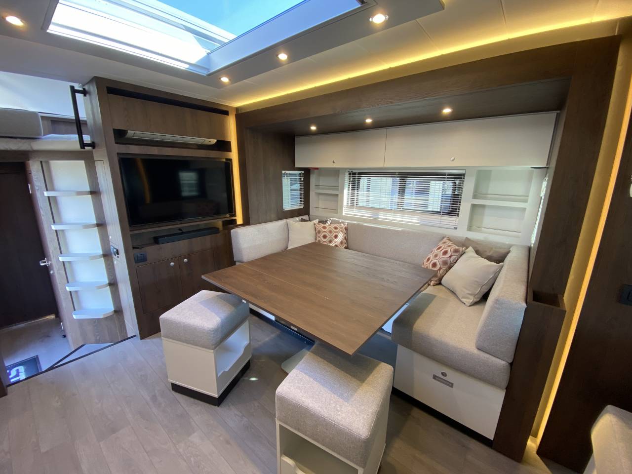 Horsebox NON-HGV STX  2025 New