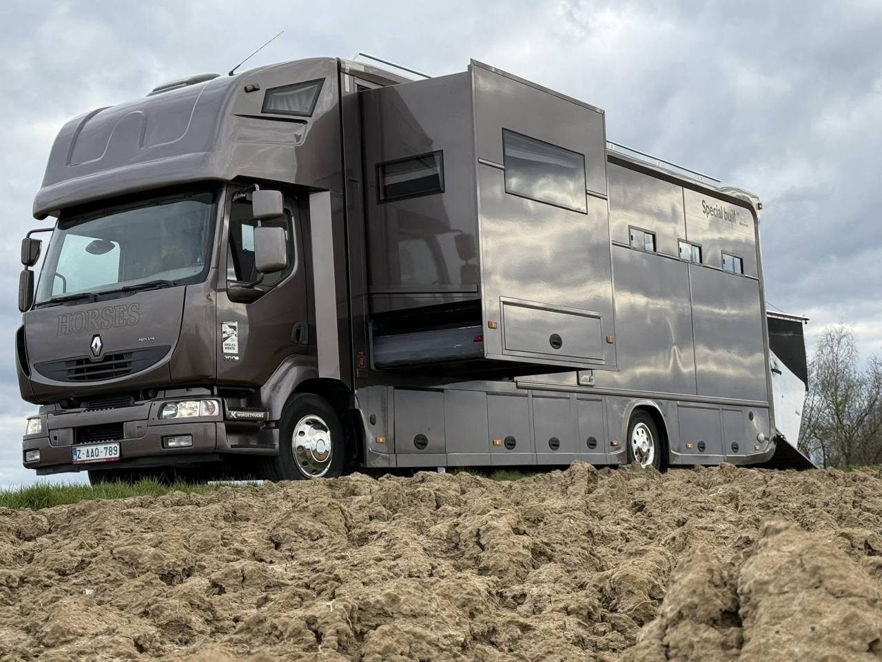 Horsebox NON-HGV Renault midlum 300 cv 2013 Used