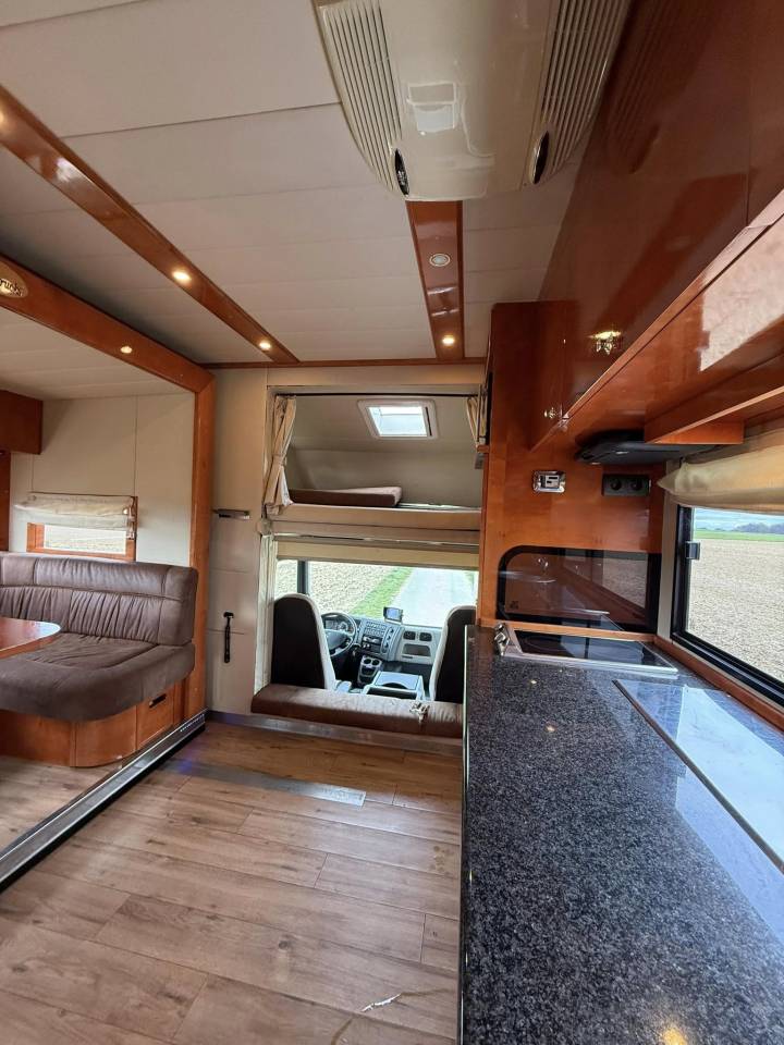 Horsebox NON-HGV Renault midlum 300 cv 2013 Used