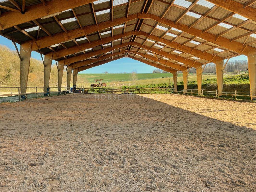 Riding school  Yonne