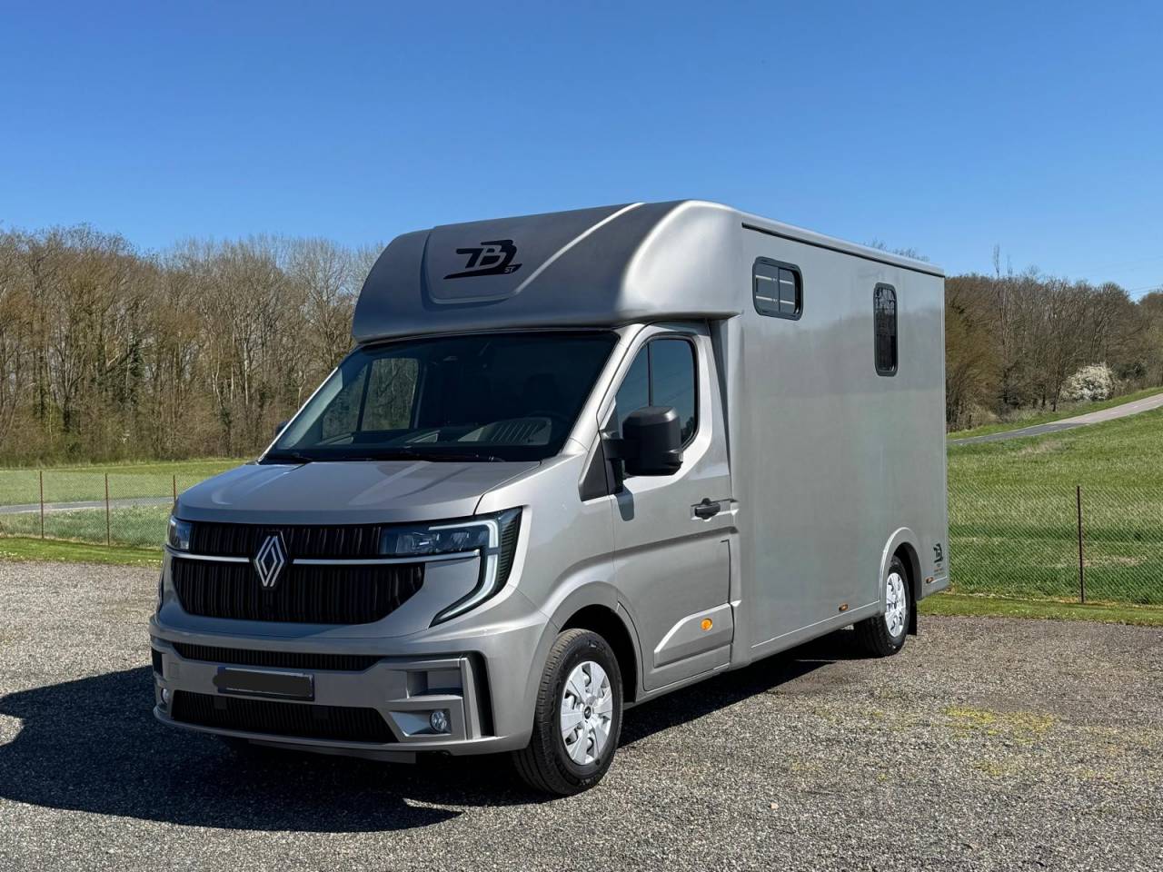 Horsebox HGV TBST Renault Master 2025 New