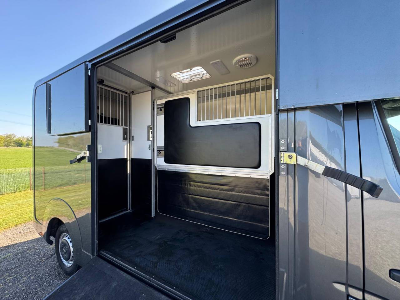 Horsebox HGV AKX Renault 2021 Used