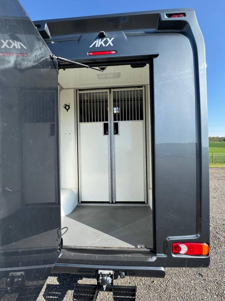 Horsebox HGV AKX Renault 2021 Used