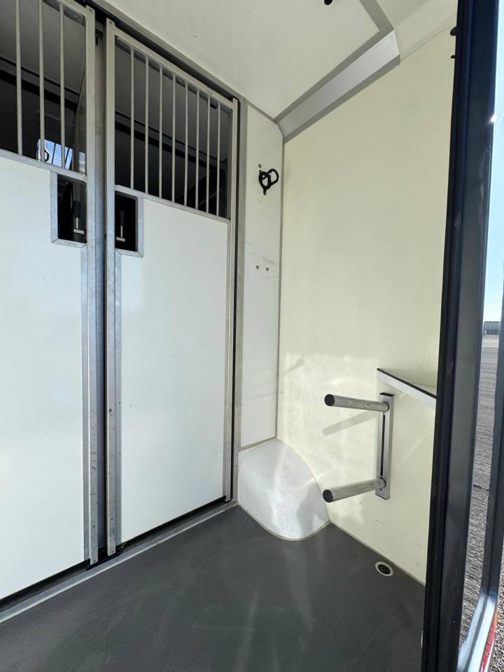 Horsebox HGV AKX Renault 2021 Used