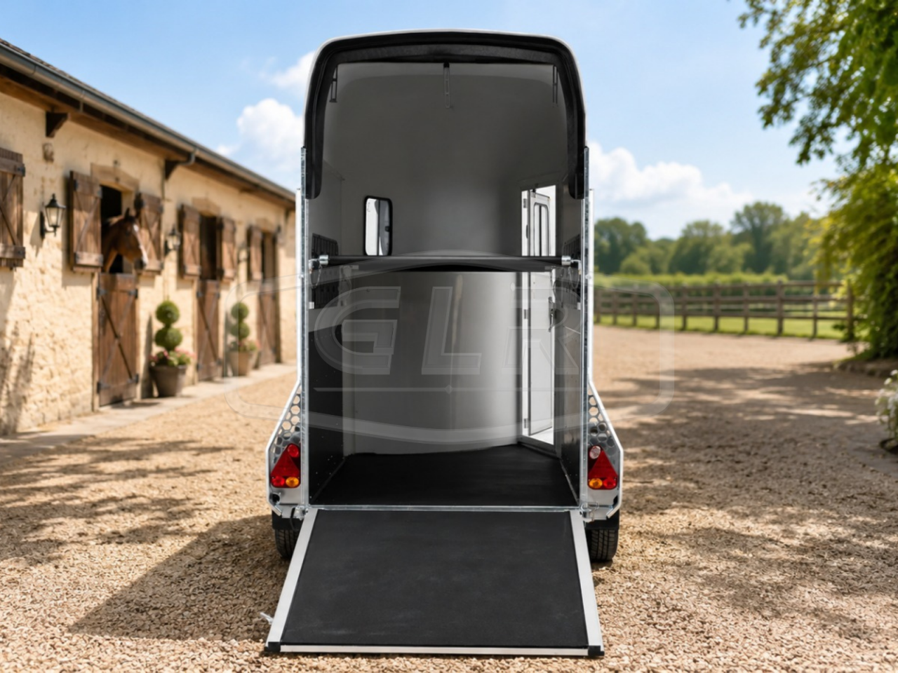 Horse trailer Cheval Liberte GOLD ONE ORIGINS AVEC SELLERIE 1,5 Stalls 2026 New