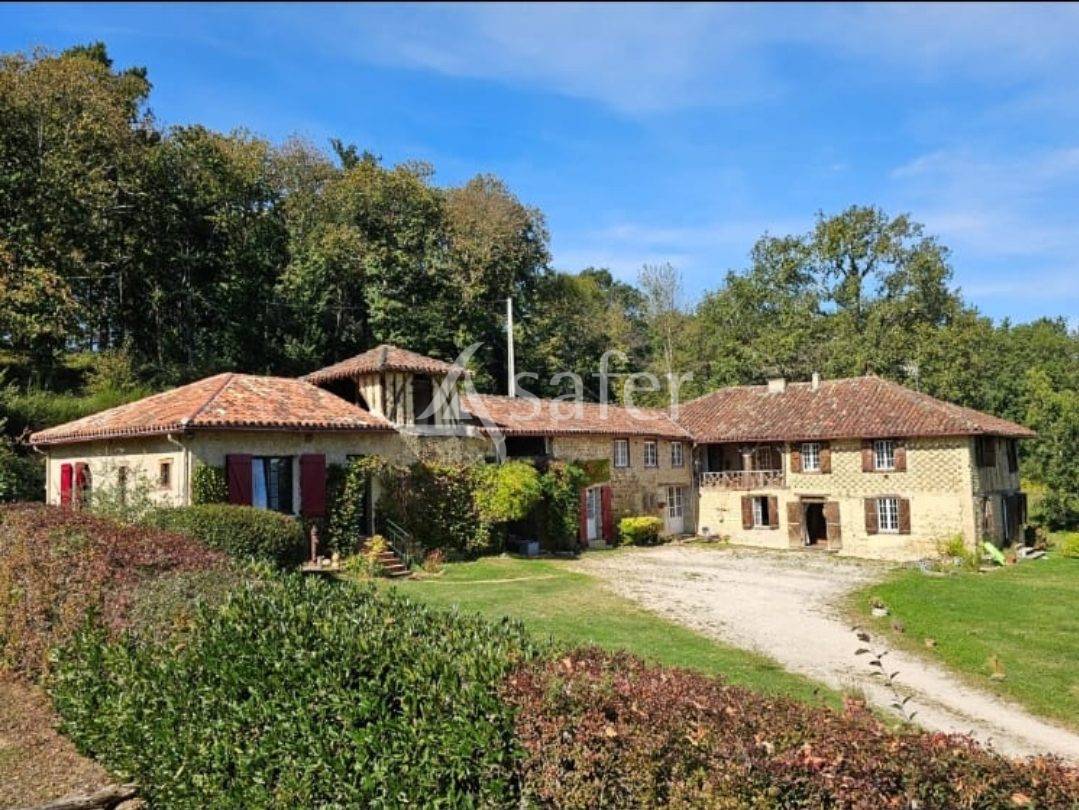 Other country property  Hautes-Pyrénées