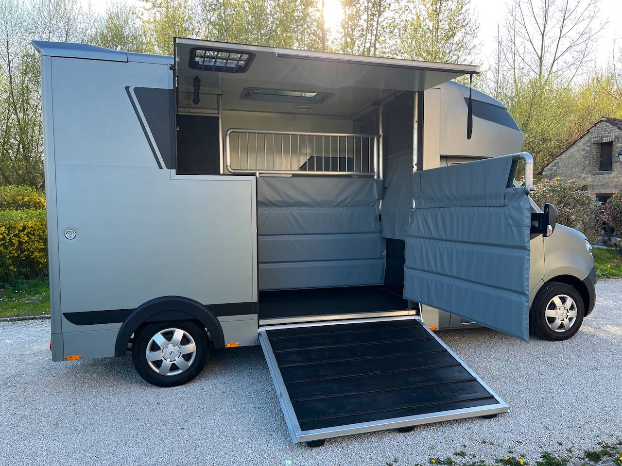 Horsebox HGV Autre marque NISSAN 0 New