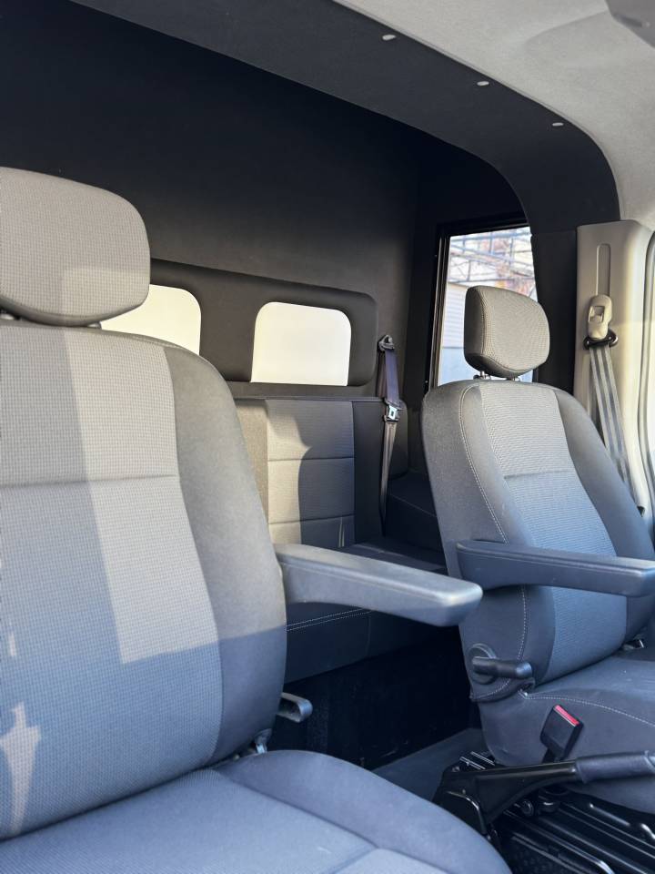 Horsebox HGV AKX AKX 5 places  2023 Used