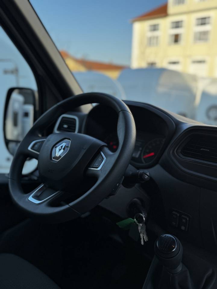 Horsebox HGV AKX AKX 5 places  2023 Used