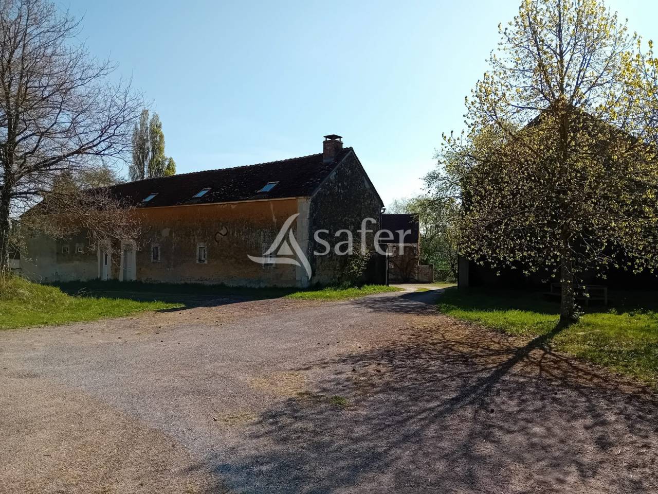 Other country property  Yonne