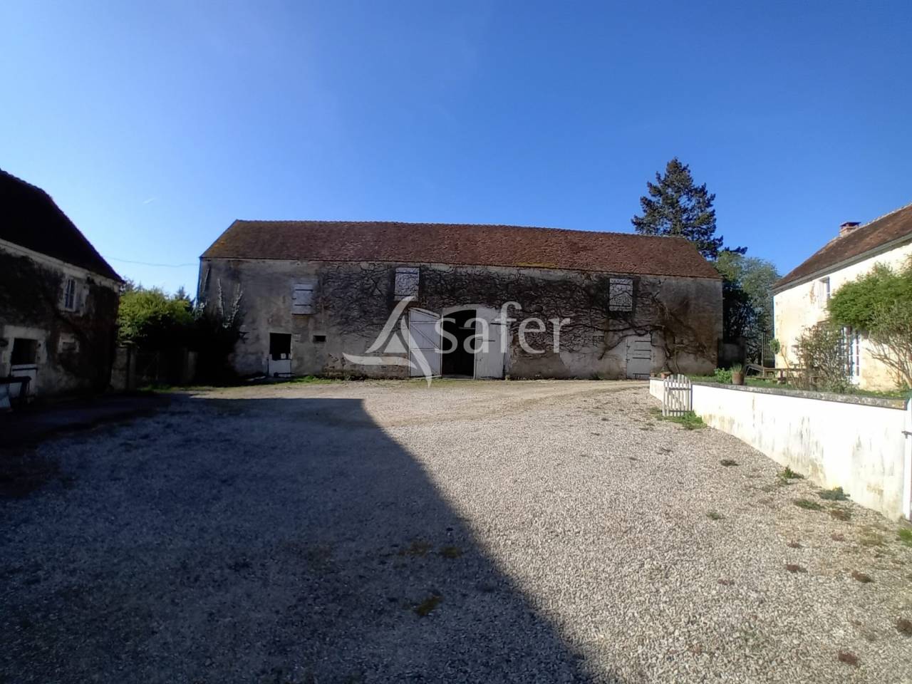 Other country property  Yonne