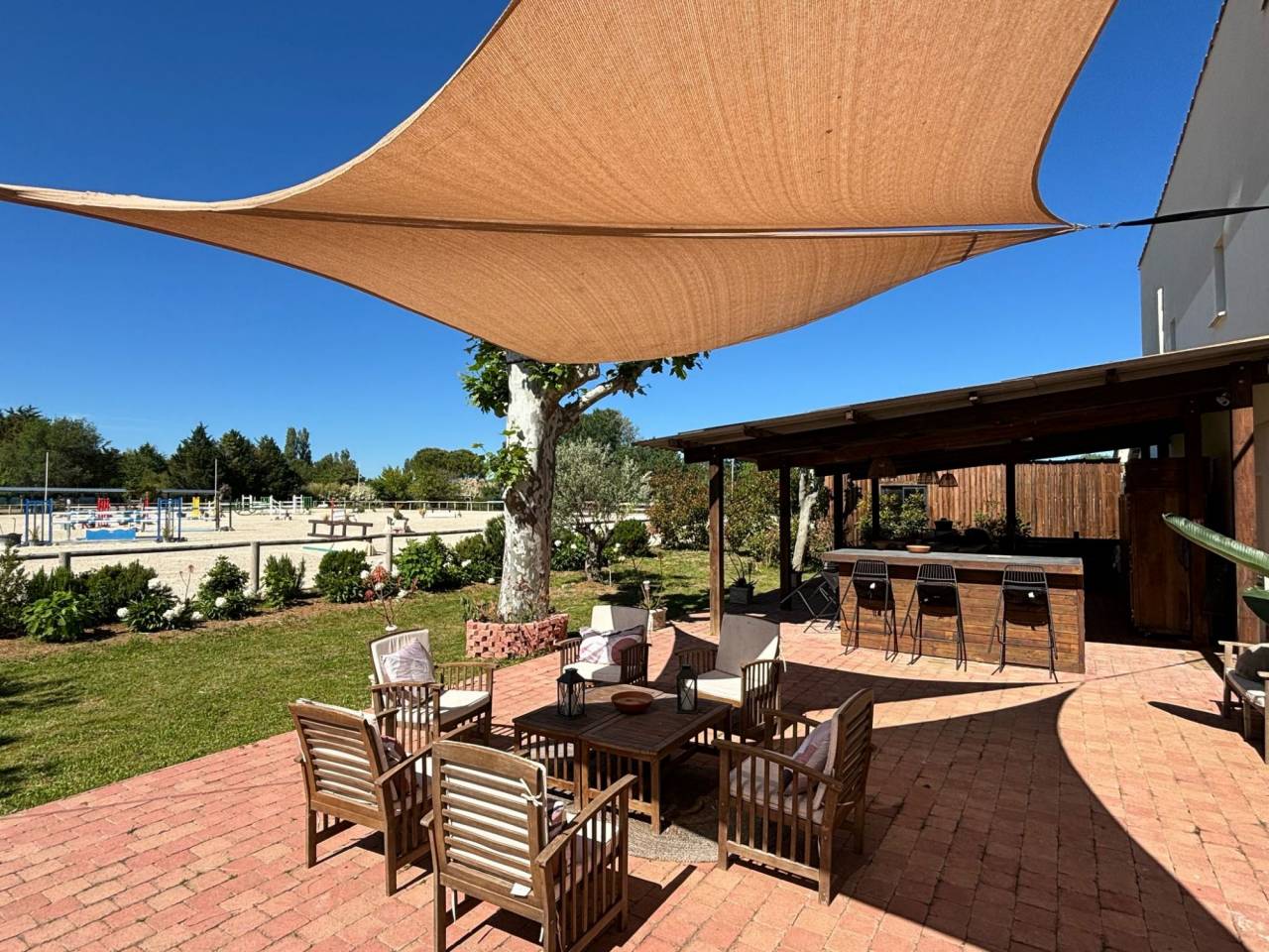 Equestrian property  Hérault