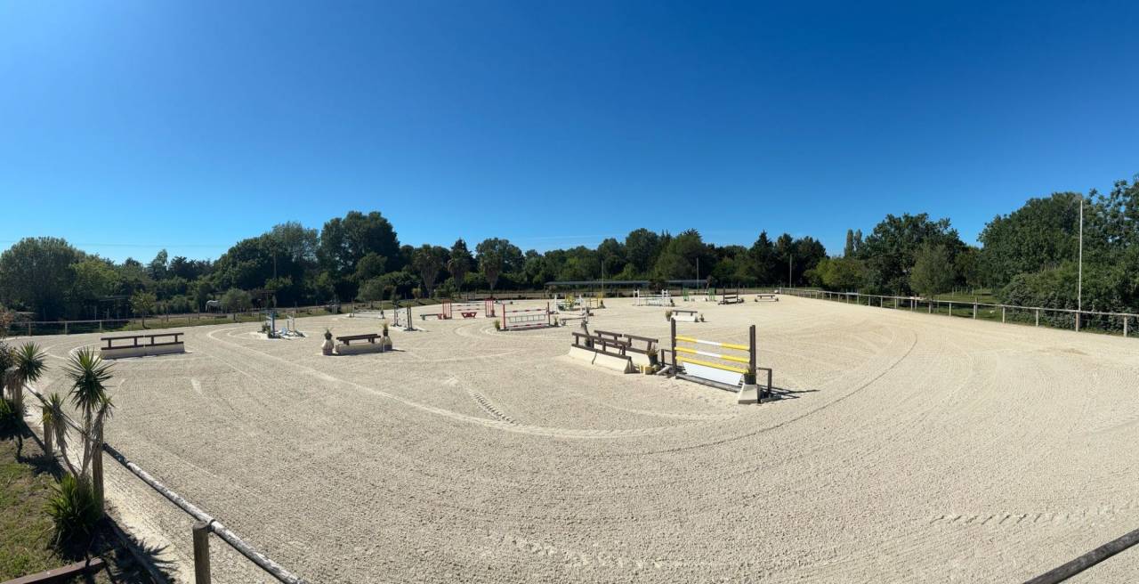 Equestrian property  Hérault