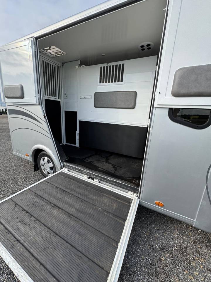 Horsebox HGV Renault Renault Master 2021 Used