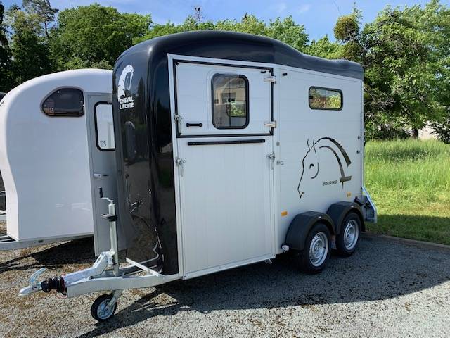 Horse trailer Cheval Liberte Touring One 1,5 Stalls 2025 New