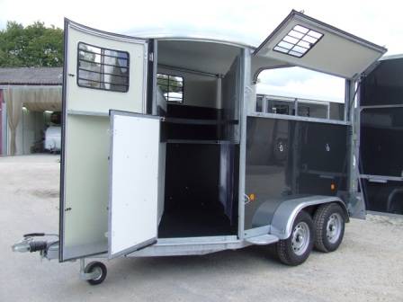 Horse trailer Fautras Oblic 2 2 Stalls 2025 New