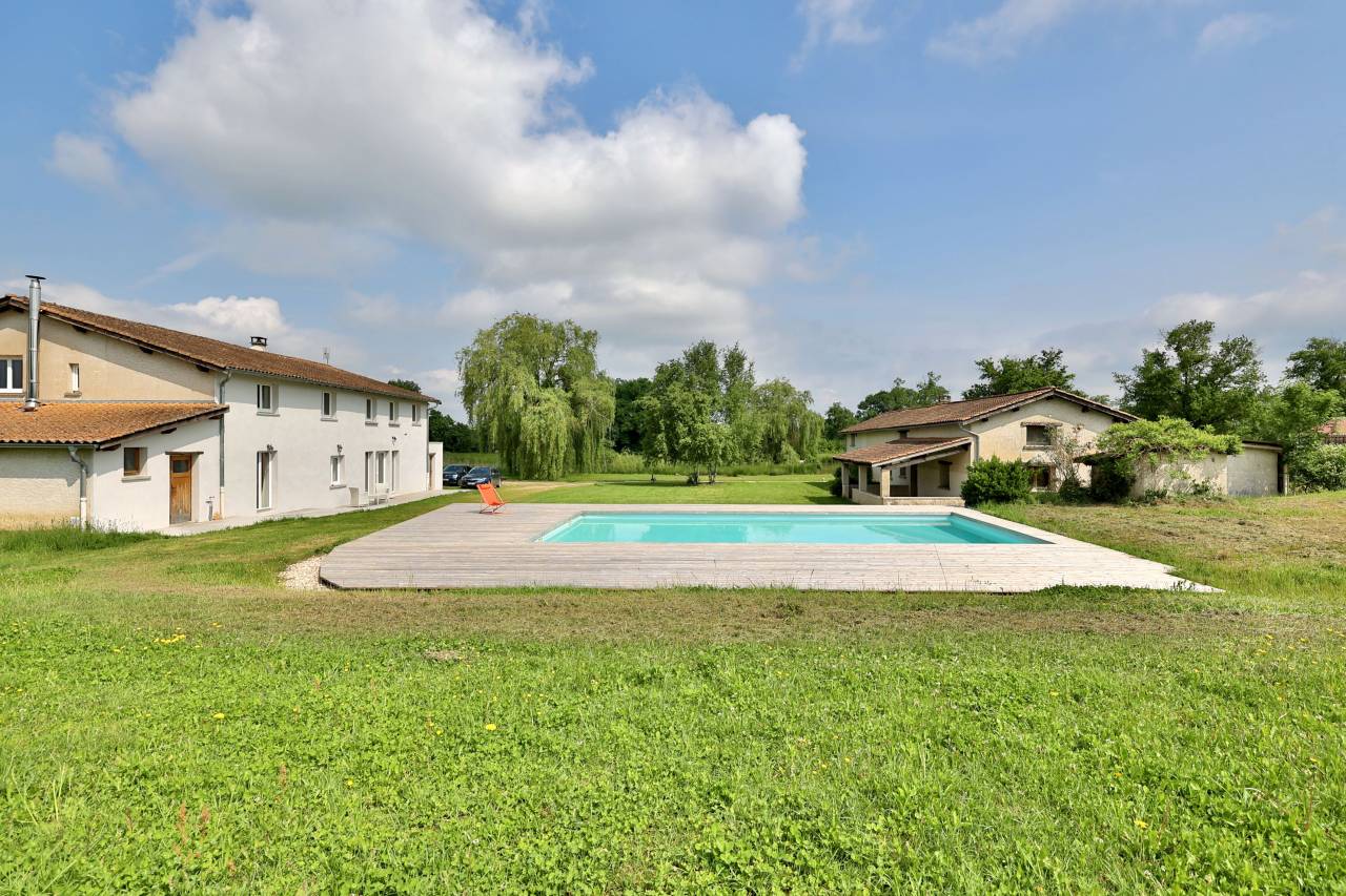 Luxurious equestrian property  Ain