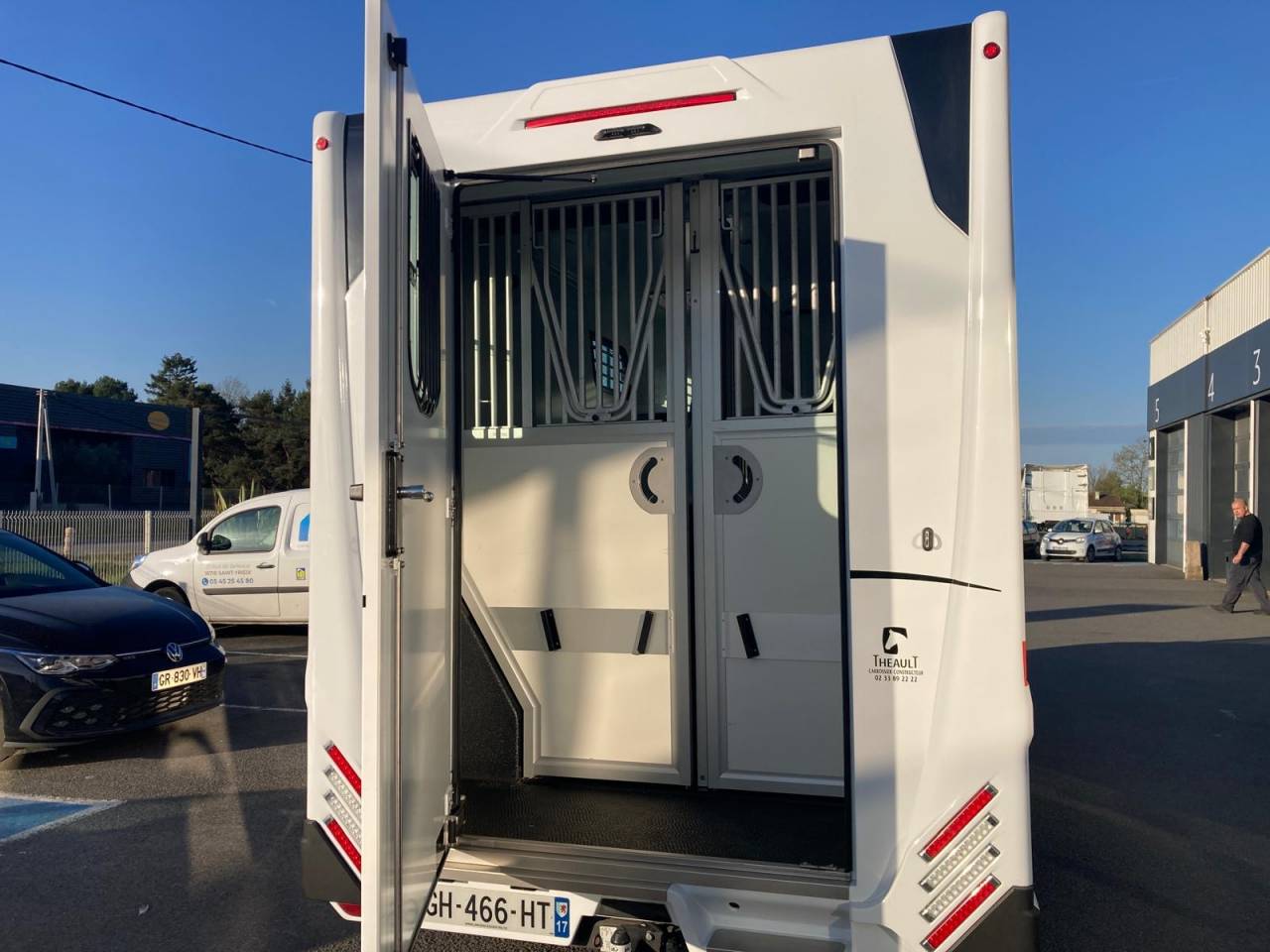 Horsebox HGV Theault Master confort 3 2.3 Master grand volume  2022 Used