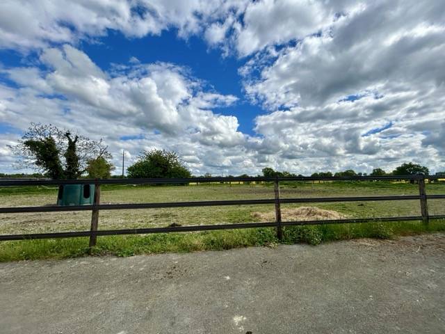 Racing yard  Mayenne
