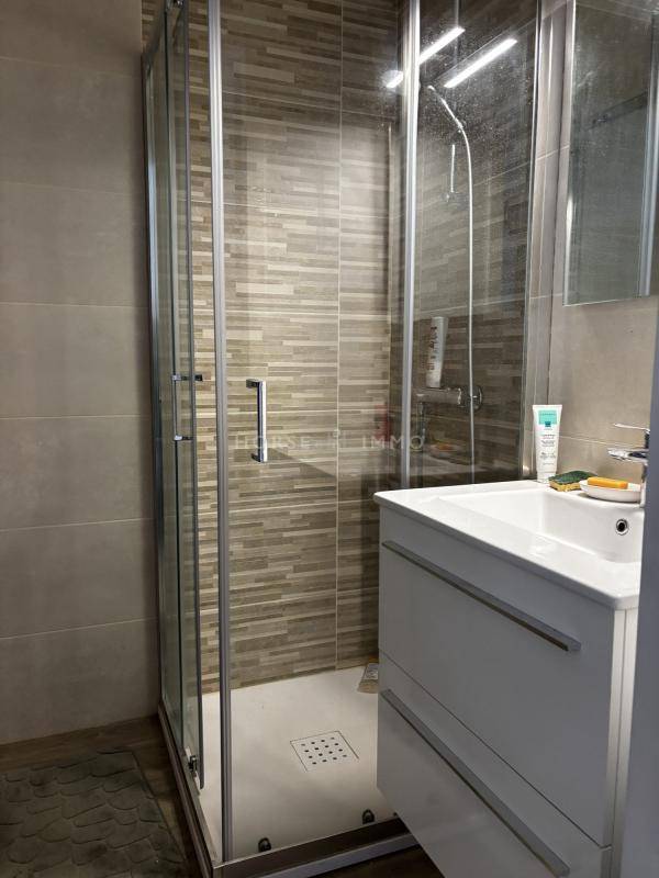 Equestrian property  Vend&eacute;e