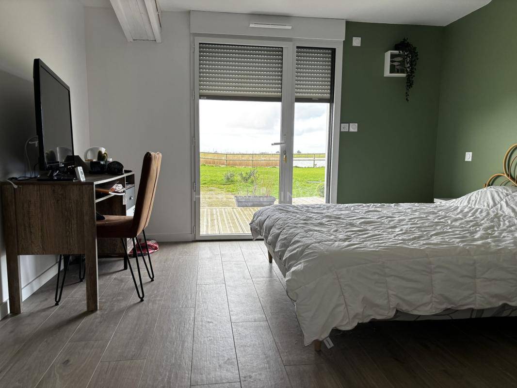 Equestrian property  Vend&eacute;e