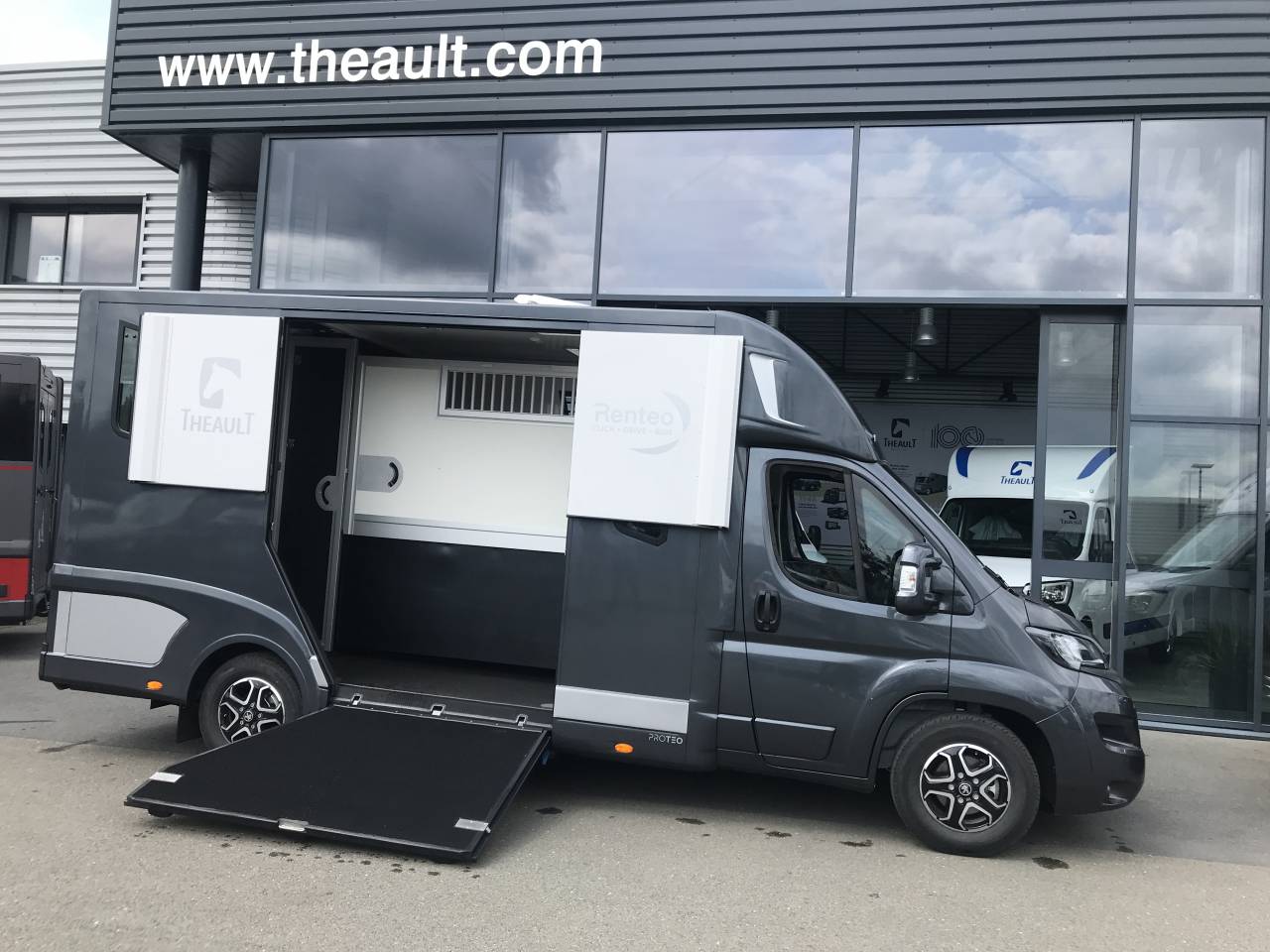 Horsebox HGV Theault Proteo  2024 Used