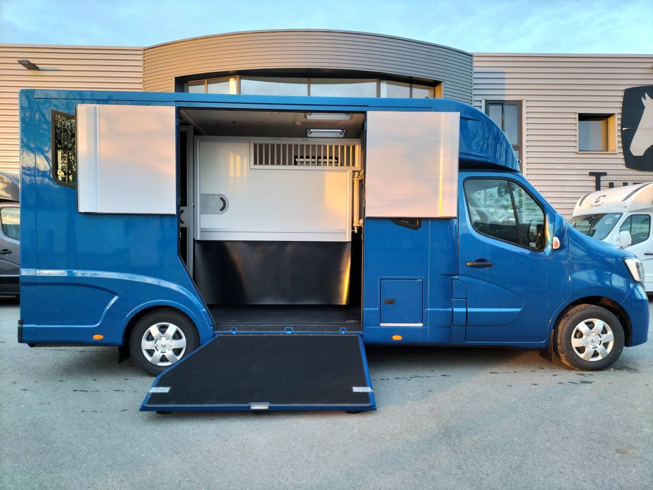 Horsebox HGV Theault Proteo  2023 New