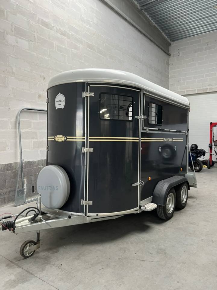 Horse trailer Fautras  2 Stalls 2022 Used