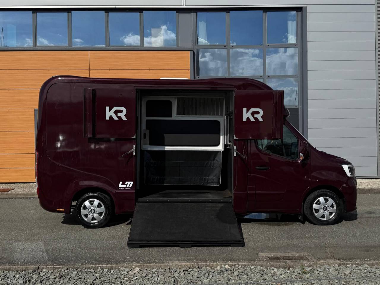 Horsebox HGV Krismar MASTER THEAULT 3 PLACES 2021 Used