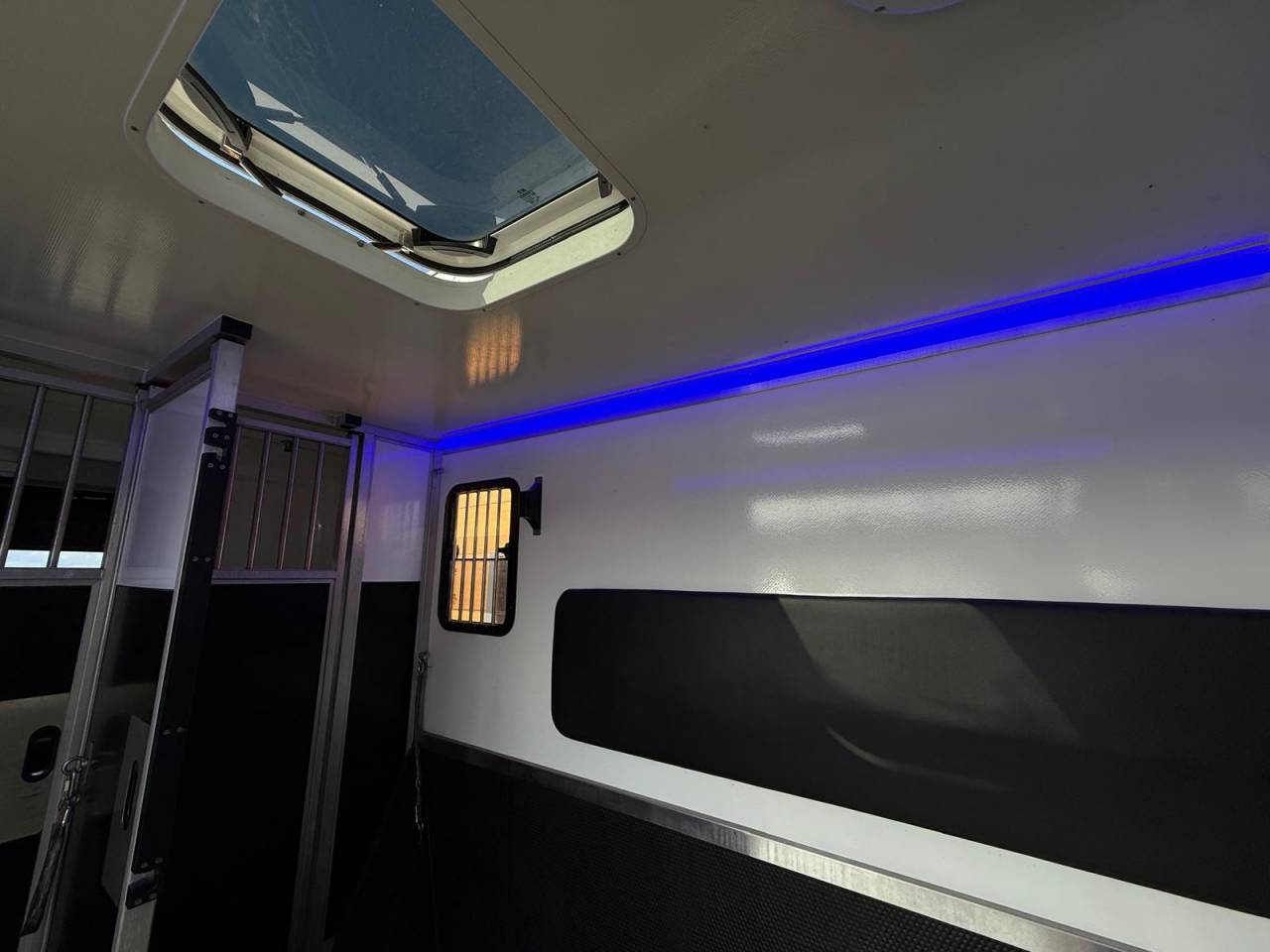 Horsebox HGV Krismar MASTER THEAULT 3 PLACES 2021 Used