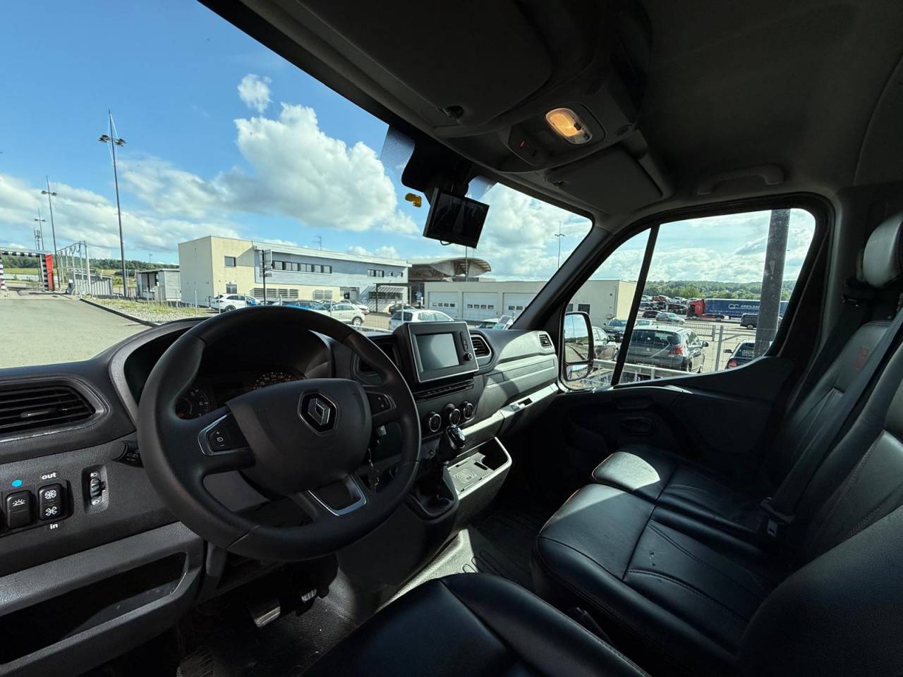 Horsebox HGV Krismar MASTER THEAULT 3 PLACES 2021 Used