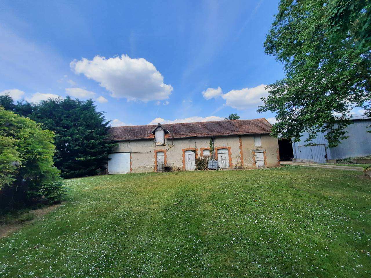 Equestrian property  Cher