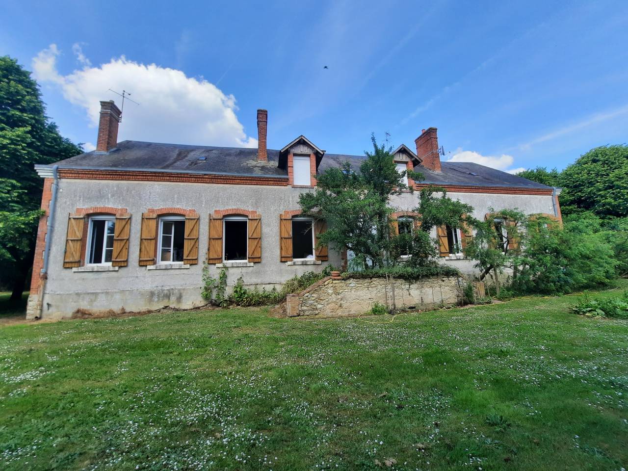 Equestrian property  Cher