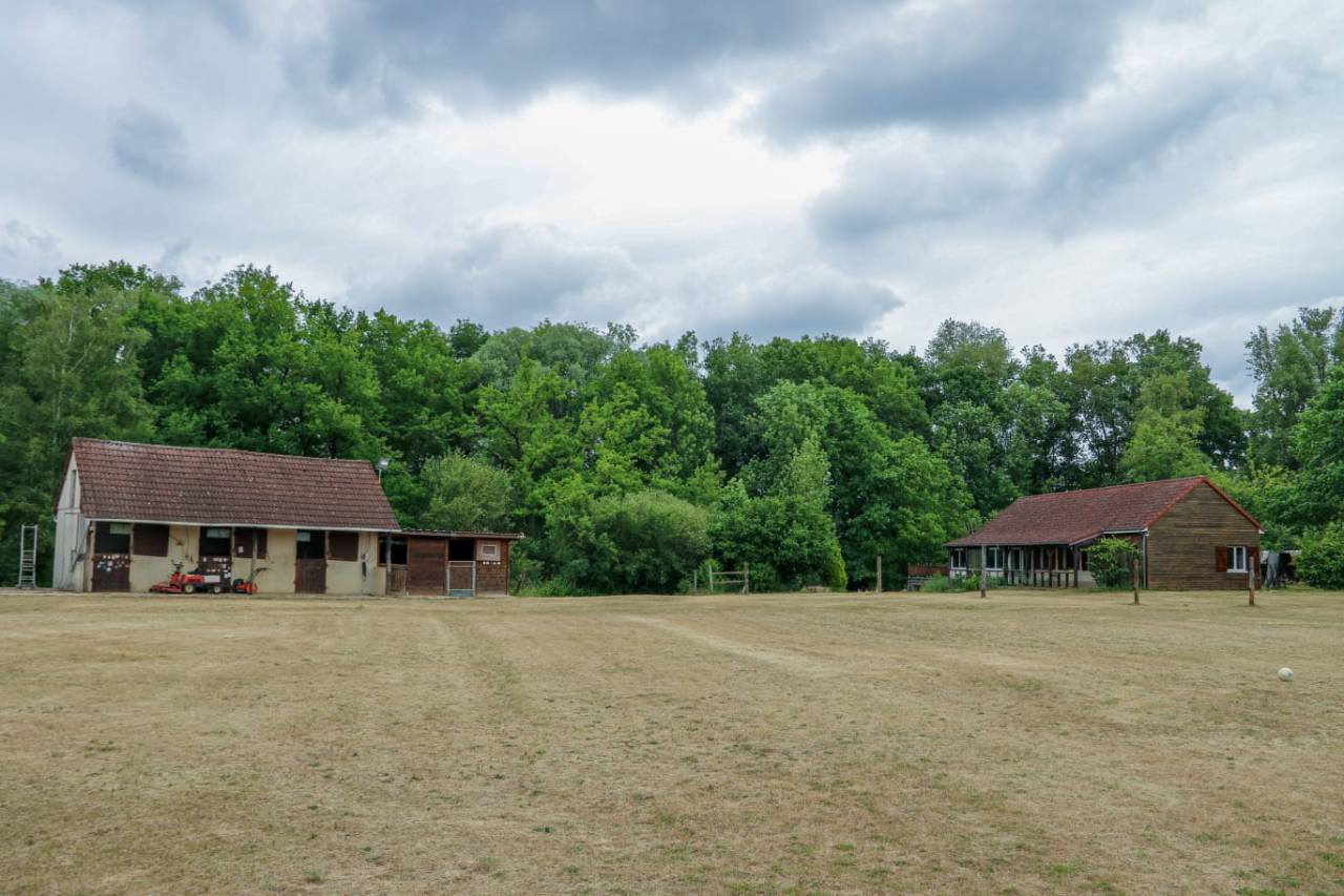 Equestrian property  Cher