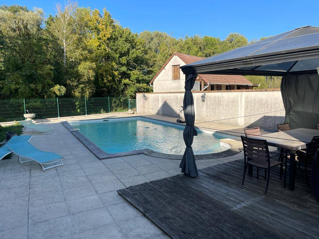 Equestrian property  Cher