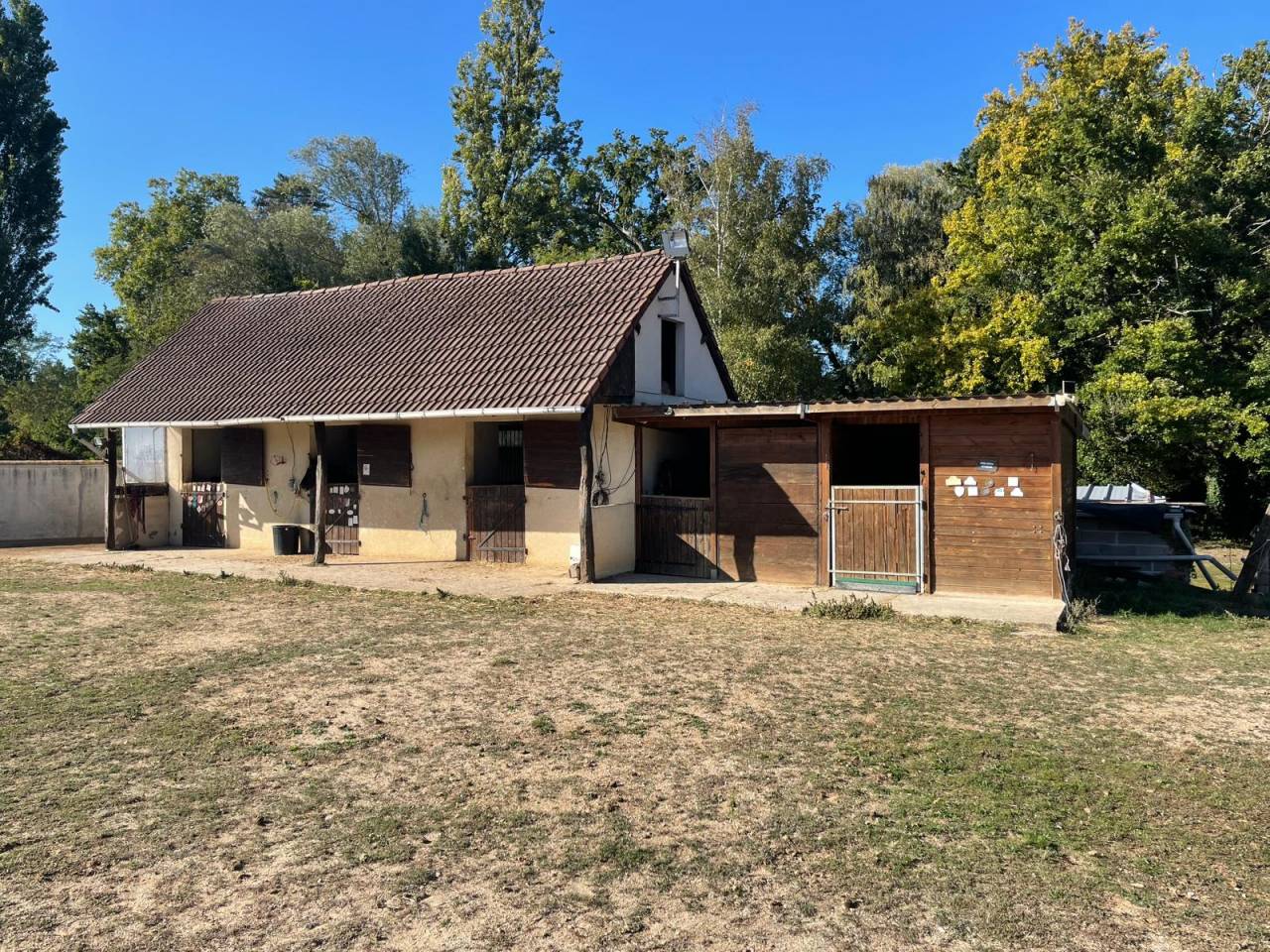 Equestrian property  Cher