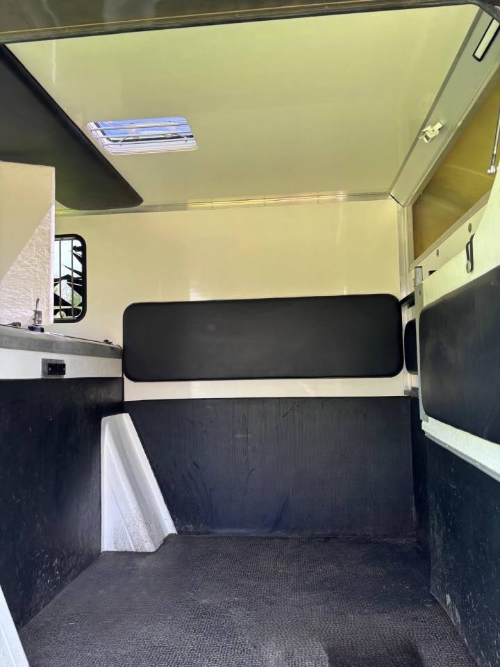 Horsebox HGV Cavalcar OPEL 2018 Used