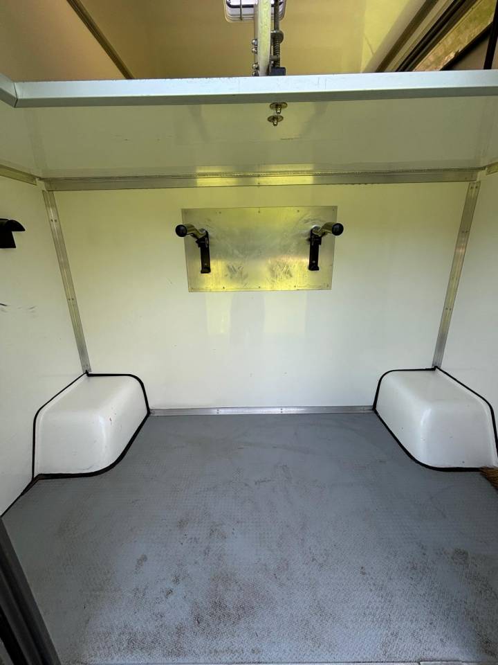 Horsebox HGV Cavalcar OPEL 2018 Used