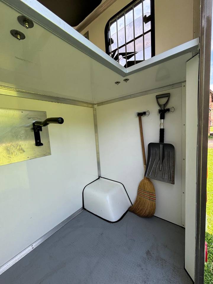 Horsebox HGV Cavalcar OPEL 2018 Used