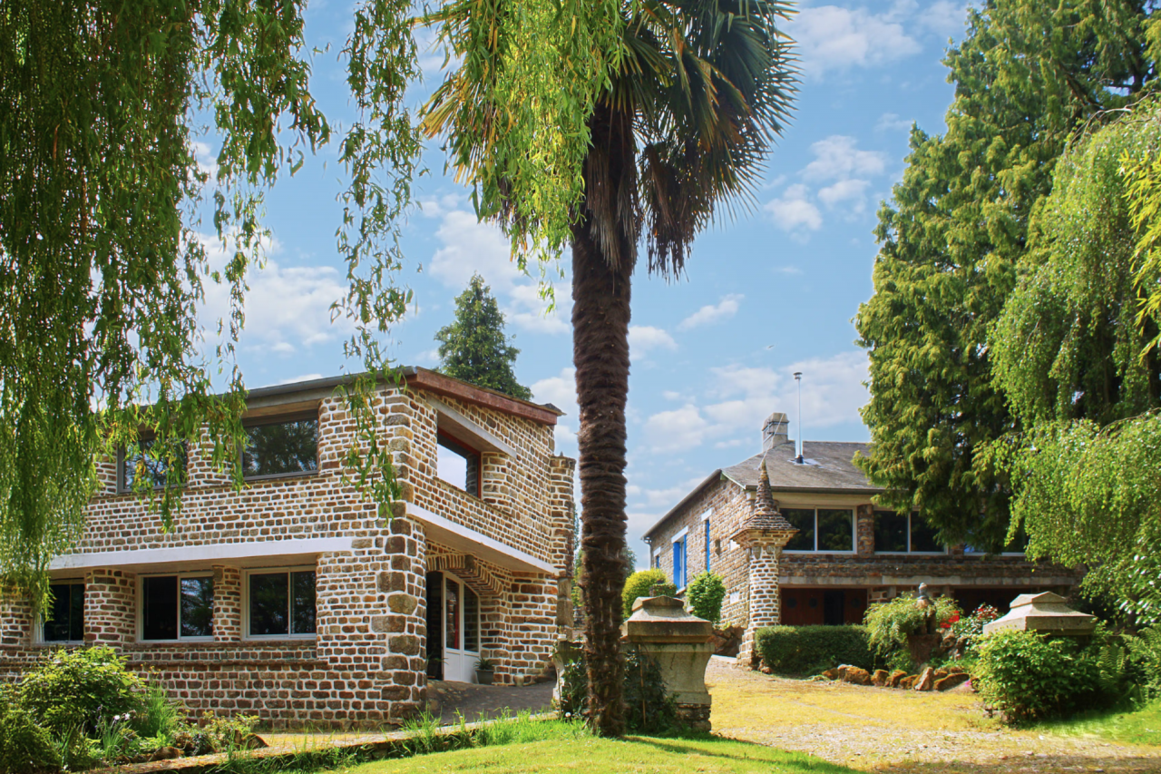 Equestrian property  Mayenne