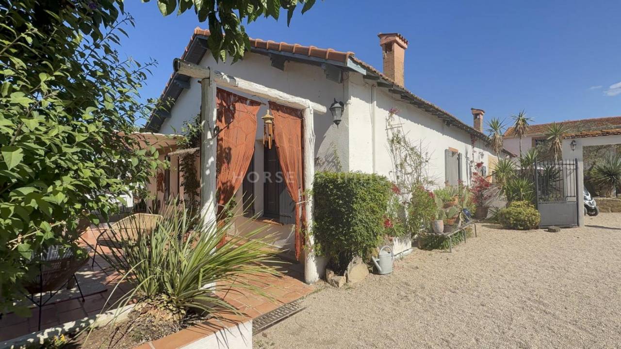 Equestrian property  Gard
