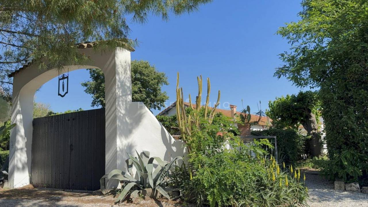 Equestrian property  Gard