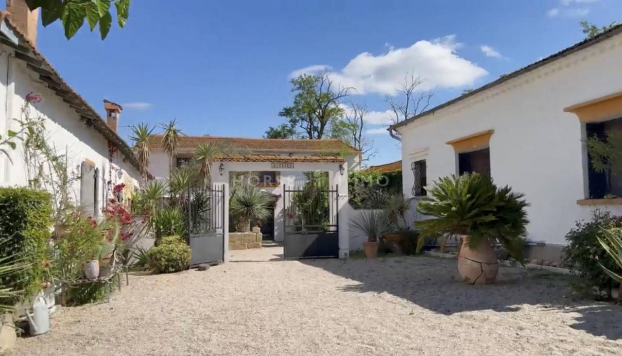 Equestrian property  Gard