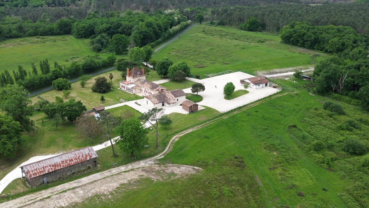 Holiday equestrian property  Dordogne