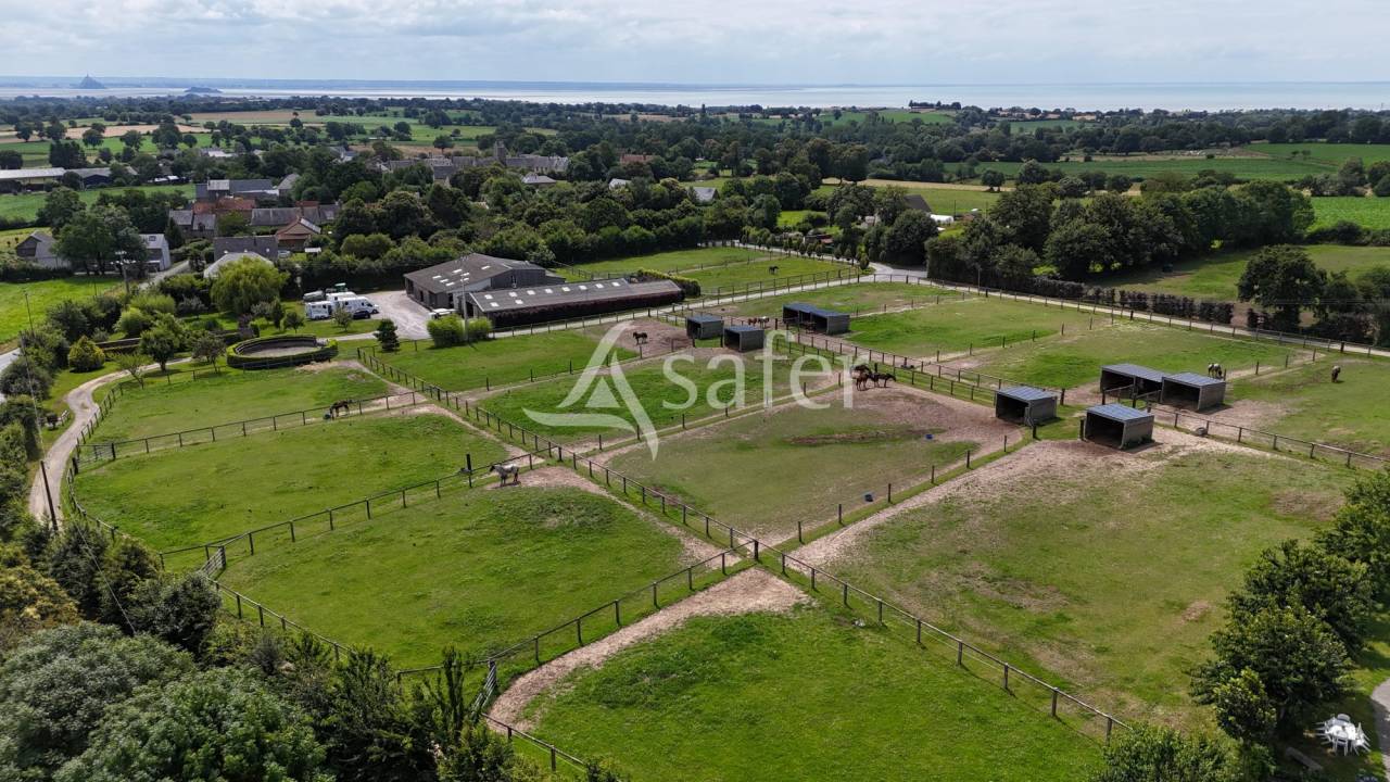 Equestrian property  Manche