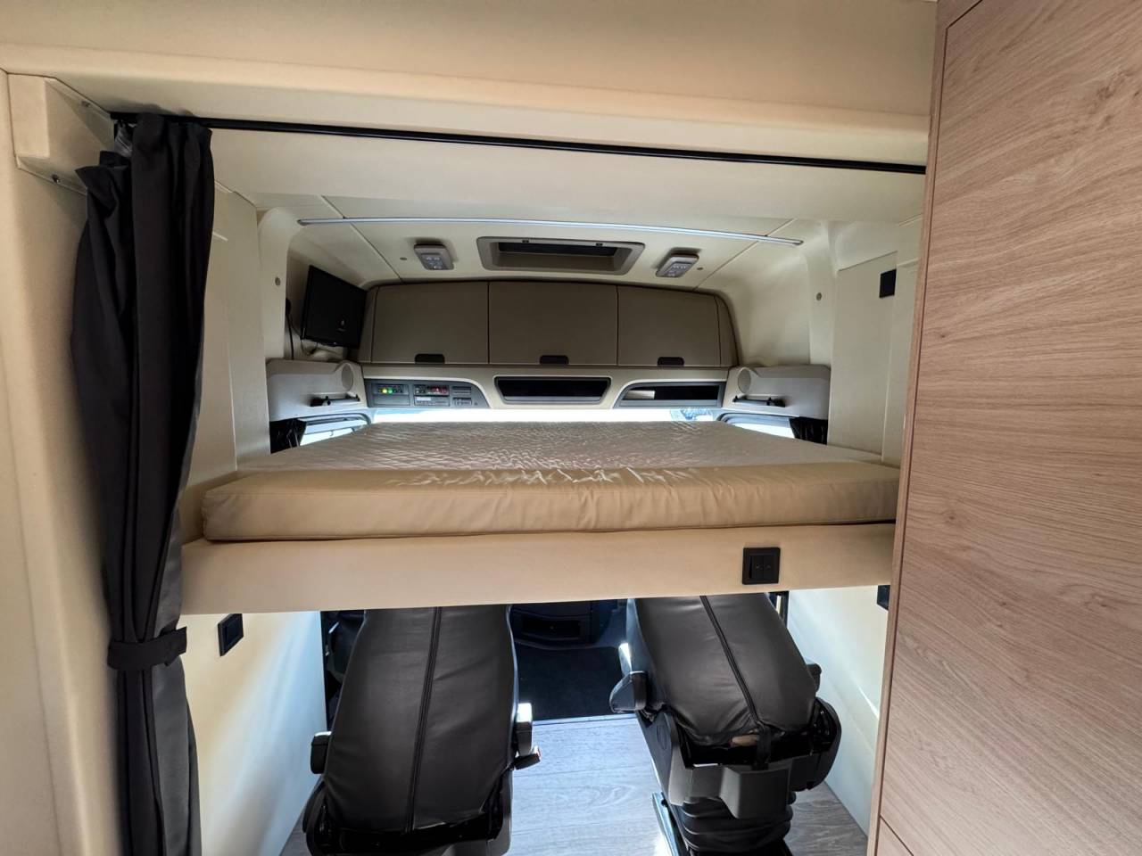 Horsebox NON-HGV Krismar MERCEDES 2021 Used