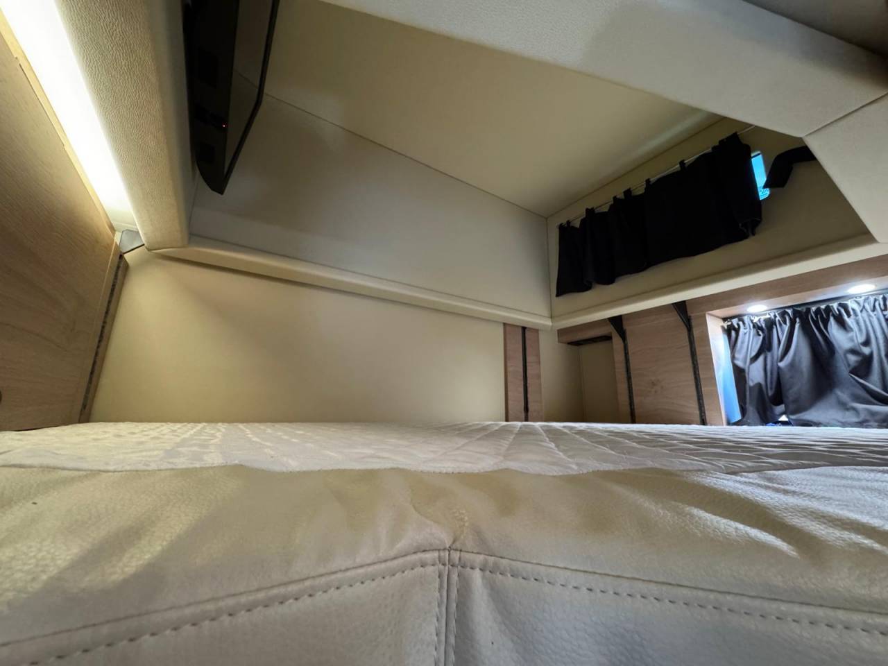 Horsebox NON-HGV Krismar MERCEDES 2021 Used