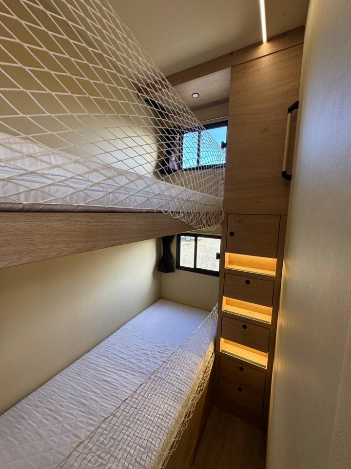 Horsebox NON-HGV Krismar MERCEDES 2021 Used