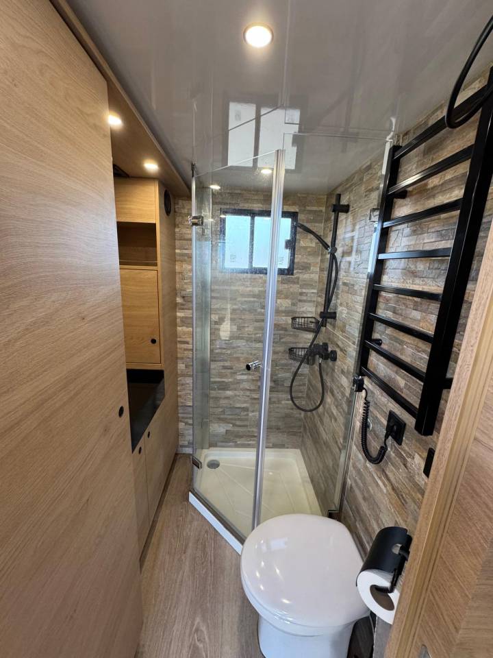 Horsebox NON-HGV Krismar MERCEDES 2021 Used